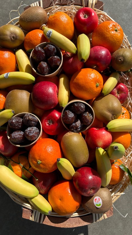 Livraison et préparation de corbeille de fruits pour une naissance ou un baptême à Bordeaux en Gironde